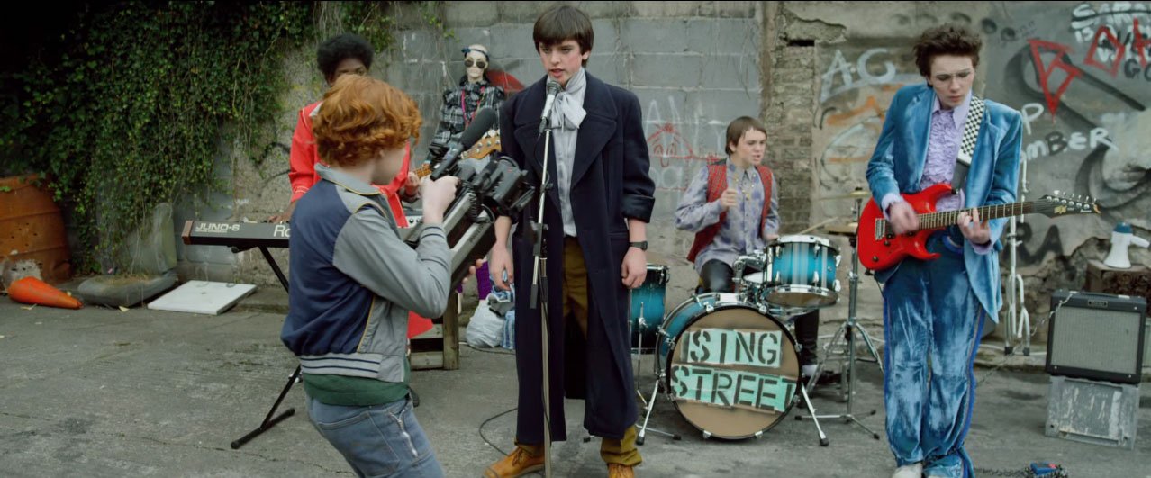 Sing Streetin (2016) pojat ovat taatusti coolimpia kuin sinä